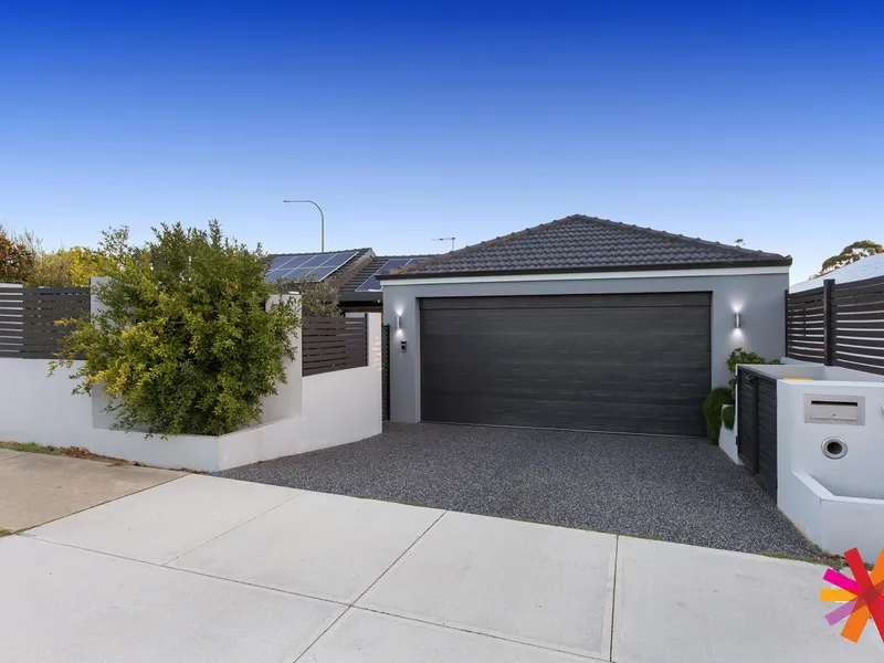 Sophisticated Family Home / Lawn mowing included.