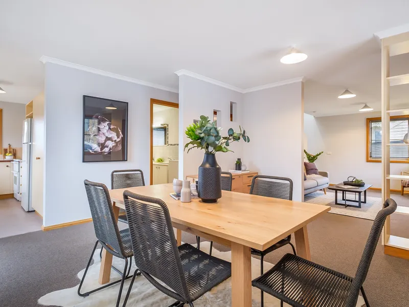 Immaculate Sandy Bay Townhouse