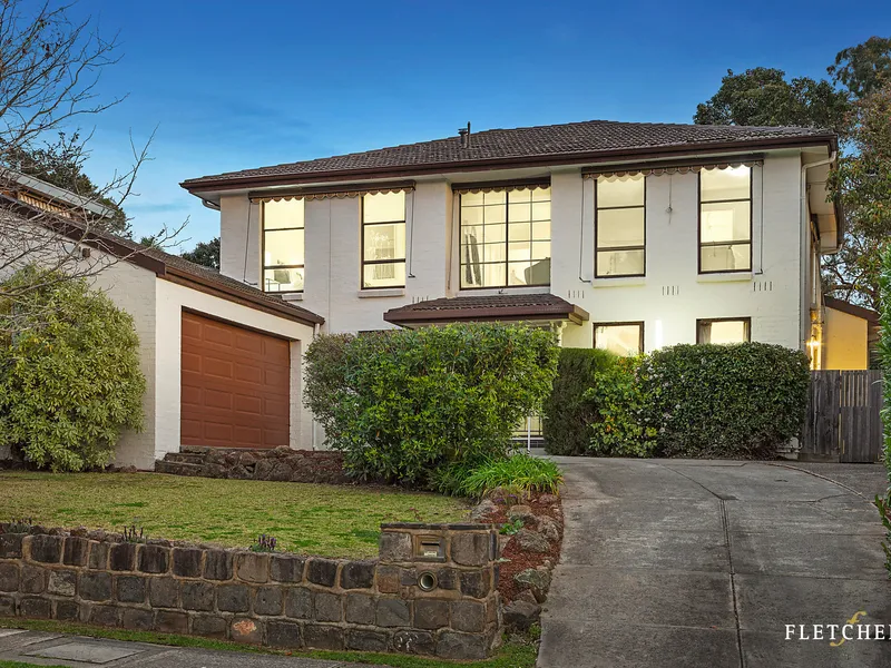 Classic elegance on a substantial 726 sq m approx. block