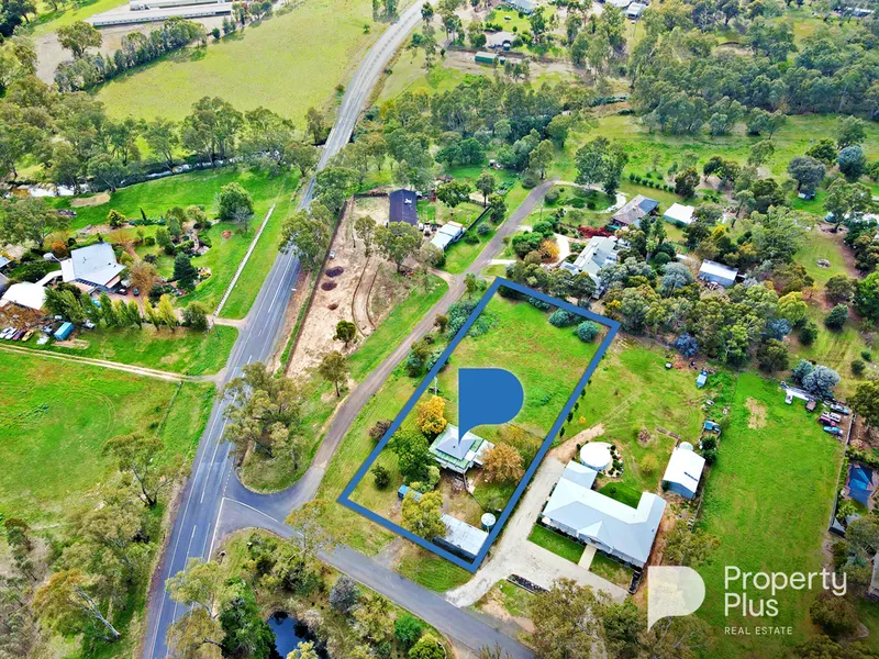 EARLY HOMESTEAD ON ONE ACRE IS GREAT FIND