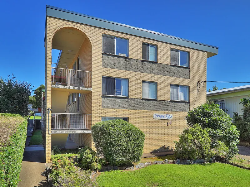 Top floor cavity brick unit in best location