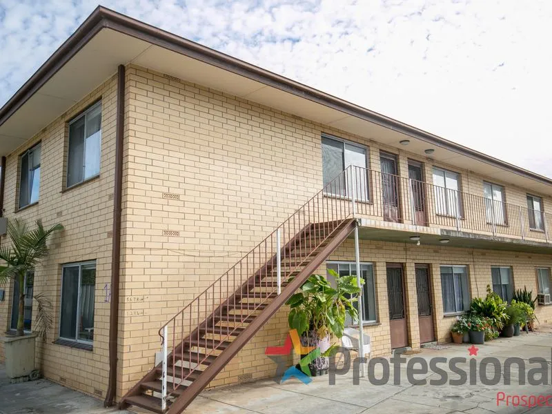 Upstairs 2 Bedroom Unit with Brand Renovated Bathroom!