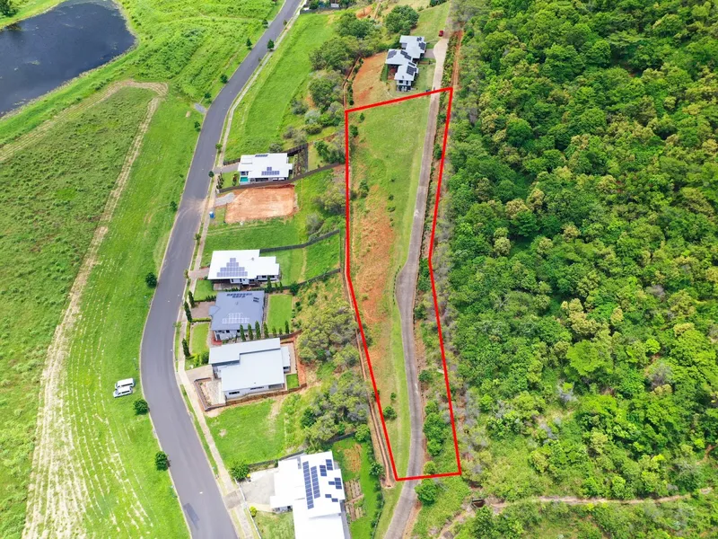 Prestige land, Sweeping Views and an affordable price!