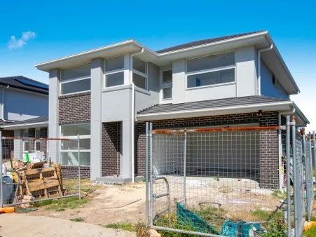 5 BED DOUBLE STOREY WITH 2 BEDROOM GRANNY FLAT. UNDER CONSTRUCTION. WALKING DISTANCE TO ED SQUARE & TRAIN STATION.