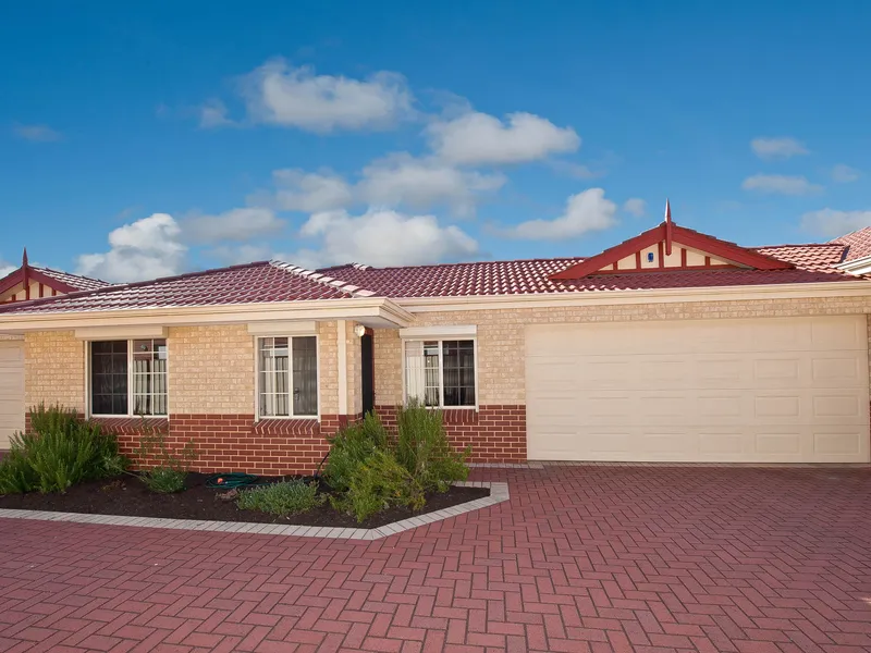 WELL PRESENTED 3 BEDROOM VILLA