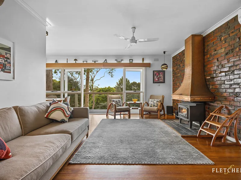 Modernist Style Haven in a Serene Setting