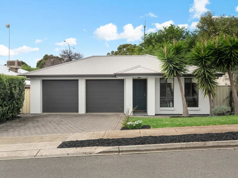 Contemporary Family Home – Easy Care Allotment – Move in and enjoy!
