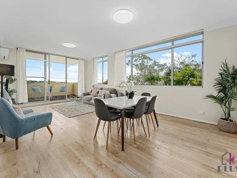 3 BEDROOM APARTMENT WITH STUNNING VIEWS AT CARLINGFORD