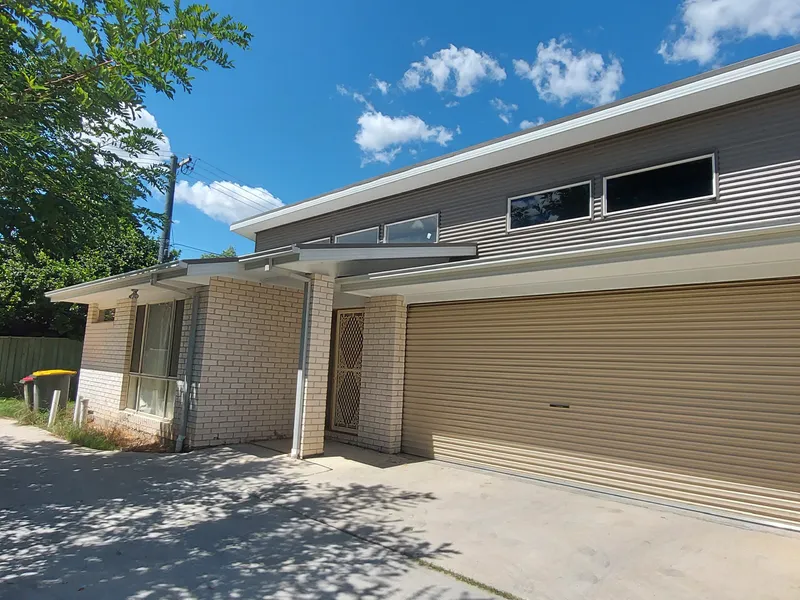 A furnished near NEW house 4 bedroom with ensuite and reverse cycle air-condition