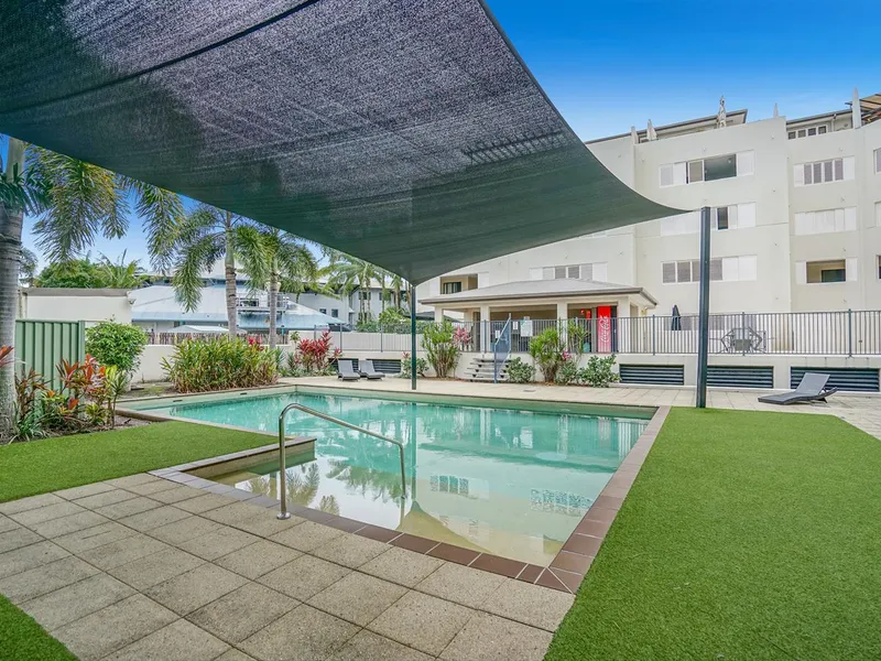 Spacious Three Bedroom Unit Close to CBD