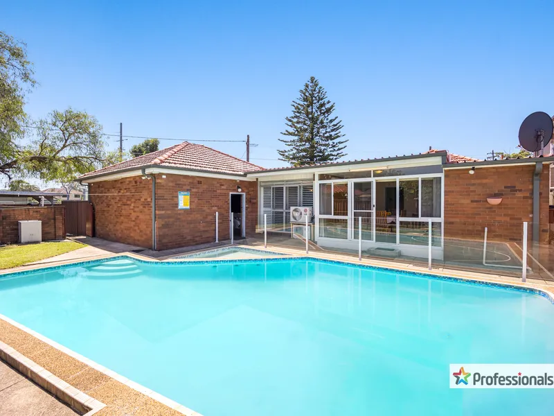 Impressive 4 Bedroom Family Home - Massive 767m² Block - A World of Opportunity Awaits…