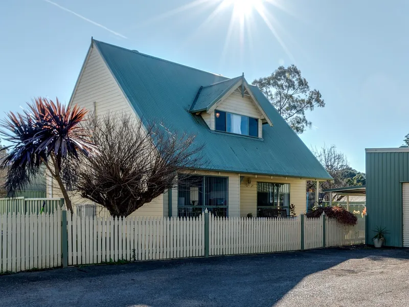 Attractive Sunny Home on a Lovely Secluded Block