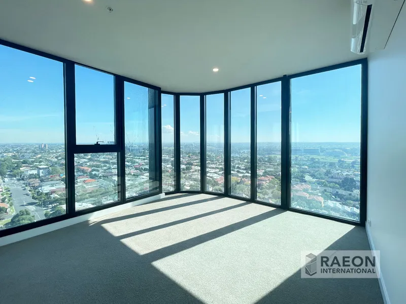 Brand new 3 bedroom apartment with carspace - Sensational views