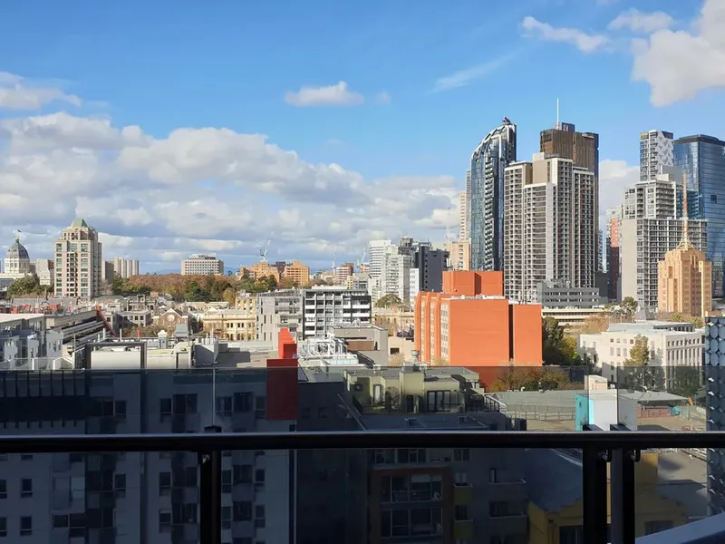 Modern 2BR/2BA Apartment in Carlton, Steps from Melbourne CBD!