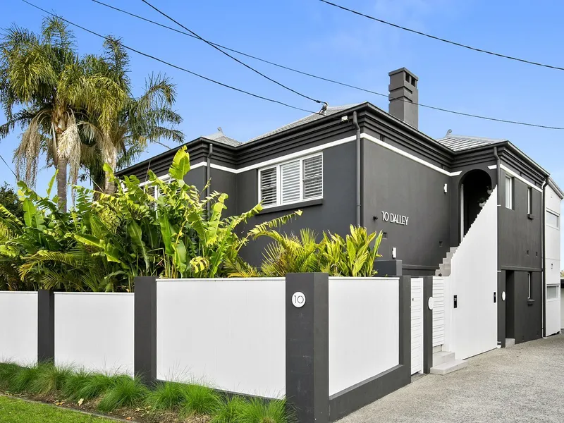 Luxury Queenscliff Duplex Footsteps to the Beach