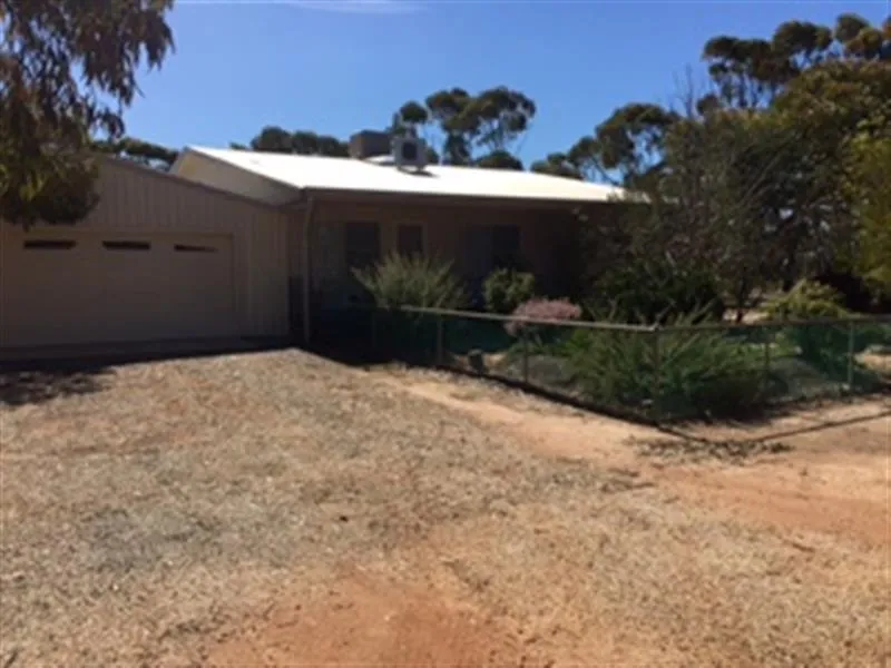 HOME FOR SALE HYDEN / WAVE ROCK COUNTRY