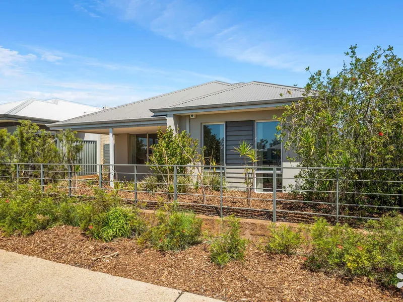 Low Maintenance Home with Gorgeous Leafy Outlook