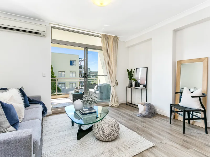 Spacious apartment in award winning estate