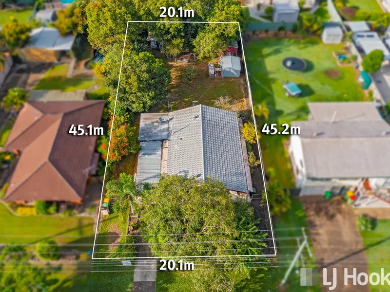 SUBDIVISION SITE WALK TO CLEVELAND - HUGE 900M2 BLOCK - 20.1M FRONTAGE