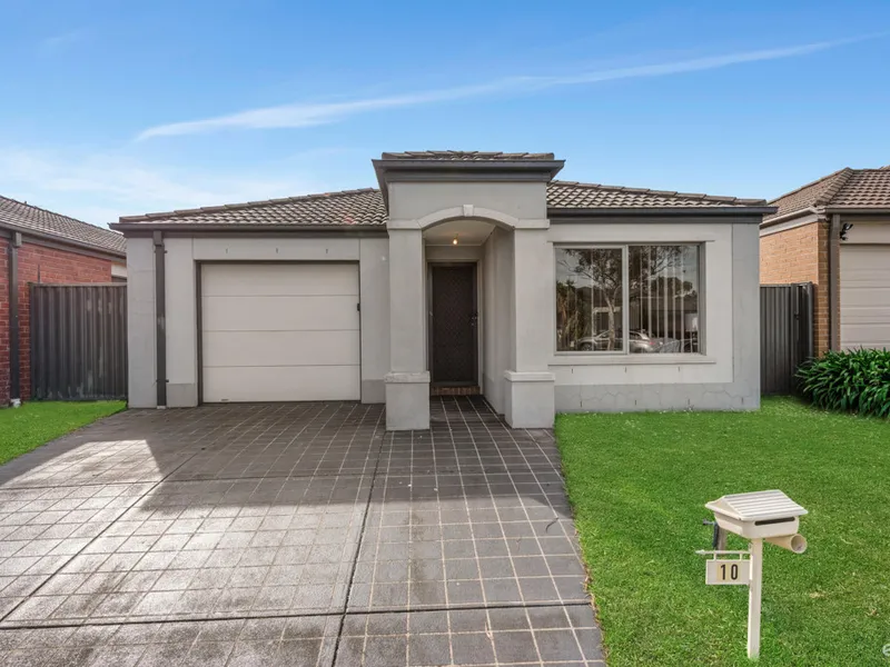 FIRST HOME GEM WITH 2 LIVING AREAS