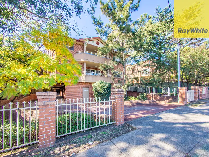 OVERSIZED TWO BEDROOM APARTMENT MINUTES FROM PARRAMATTA CBD - WHEN LOCATION COUNTS