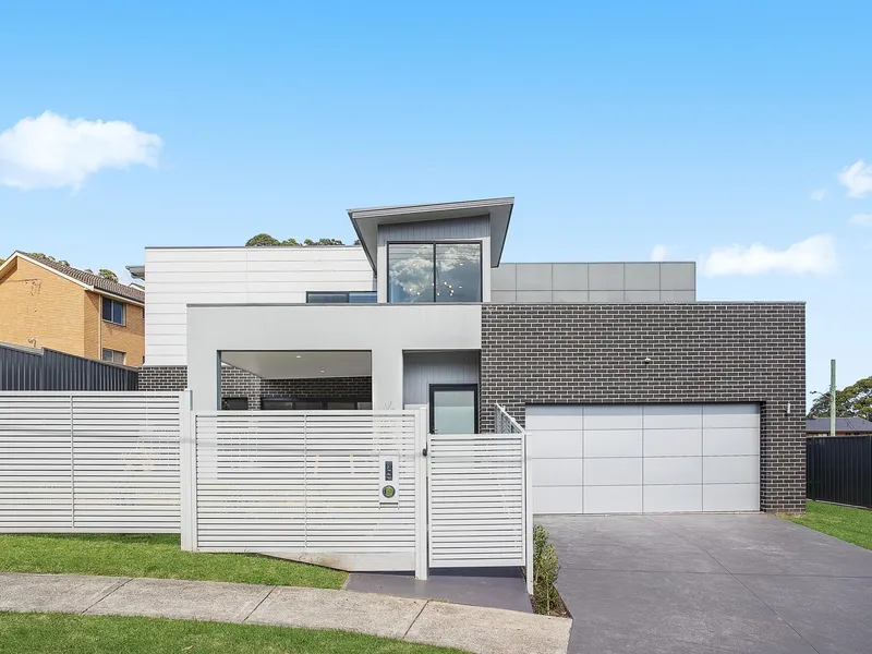 Modern designer residence minutes from the beach