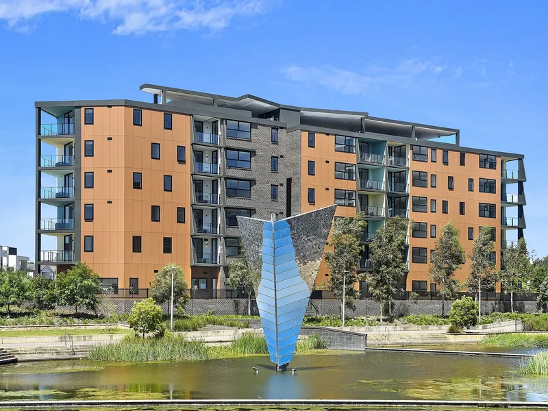 Wildwood - Near new two bed + study