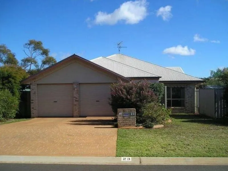 Spacious Family Home in Prime Location Near Parkland!