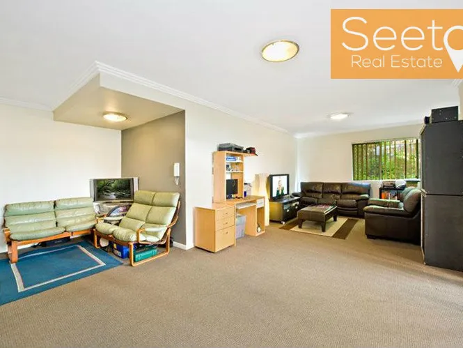 Sleek One Bedroom Apartment!