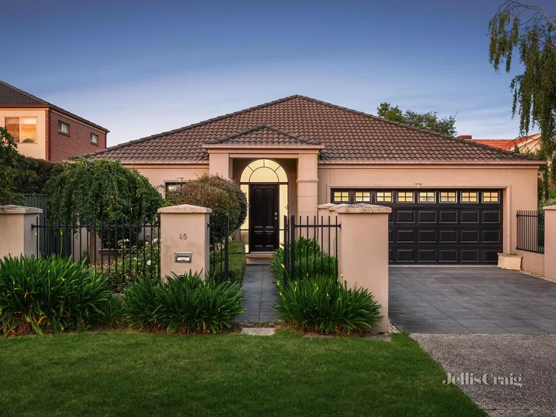 LAKE GARDENS BRILLIANCE