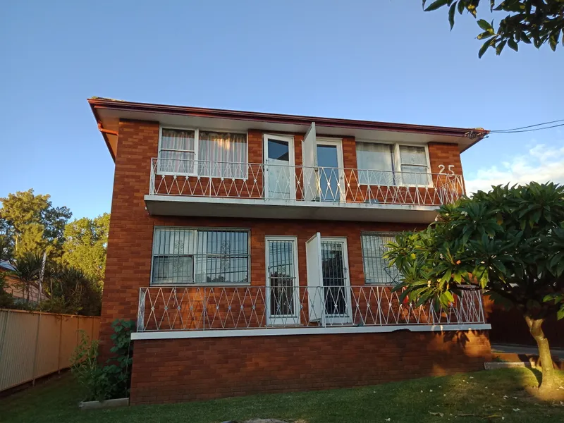 Neat & Tidy 2BR Rear Unit | 800m to Station