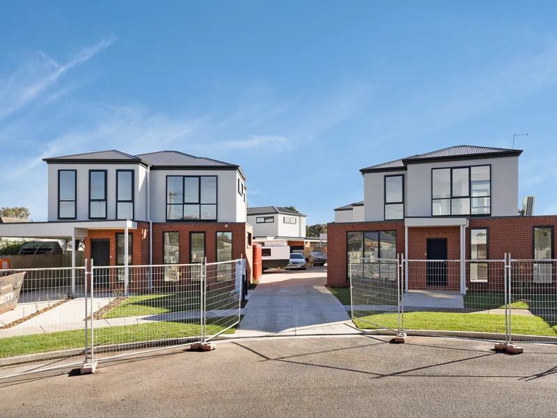 Charming New Build In Prime Newcomb Location