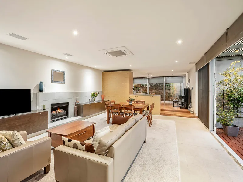 An urban oasis with contemporary ease