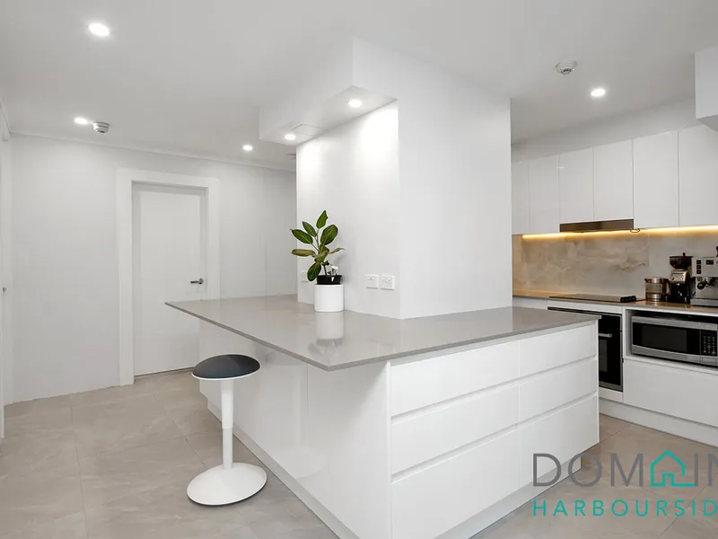 DEPOSIT TAKEN - BRIGHT AND SPACIOUS, SECURE COMPLEX, PARK & CITY SKYLINE VIEWS