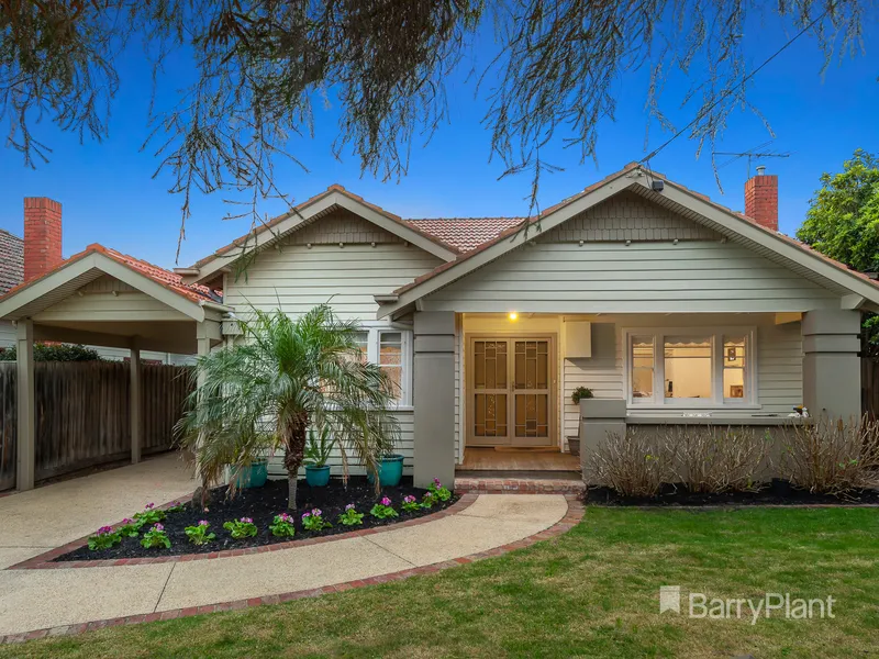 Perfectly presented period property in a preferred Parkdale position.