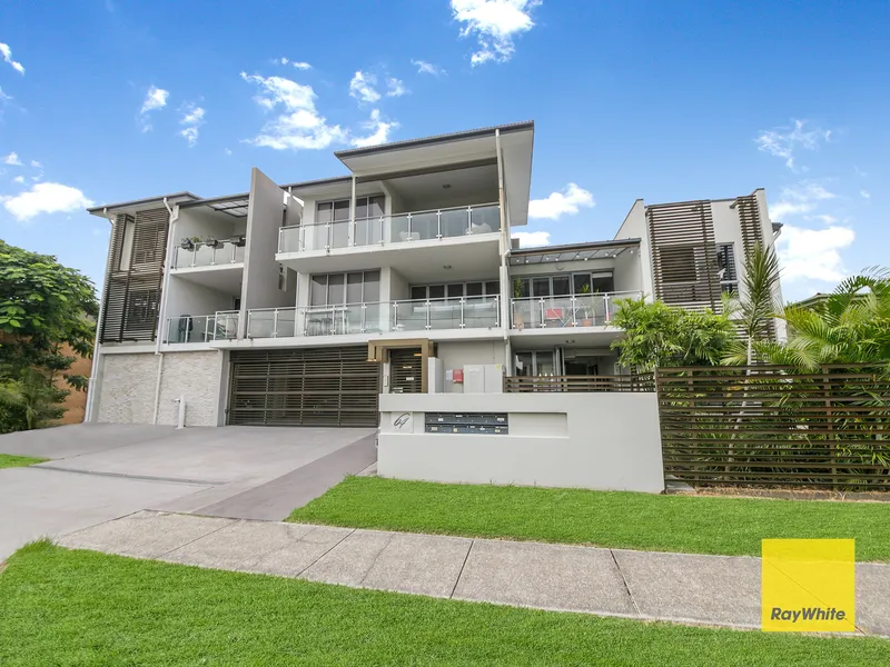 Auction On Site this Saturday!    Executive Lifestyle in a Boutique Building with City Views