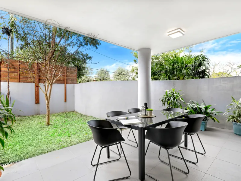 Immensely Spacious, Ground Floor Haven - 150 sqm On Title