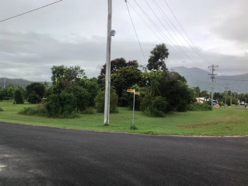 Reduced Large Block in Cardwell $137K