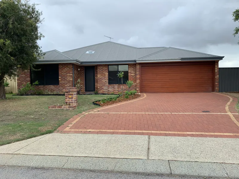 Wonderful Location In Bertram!