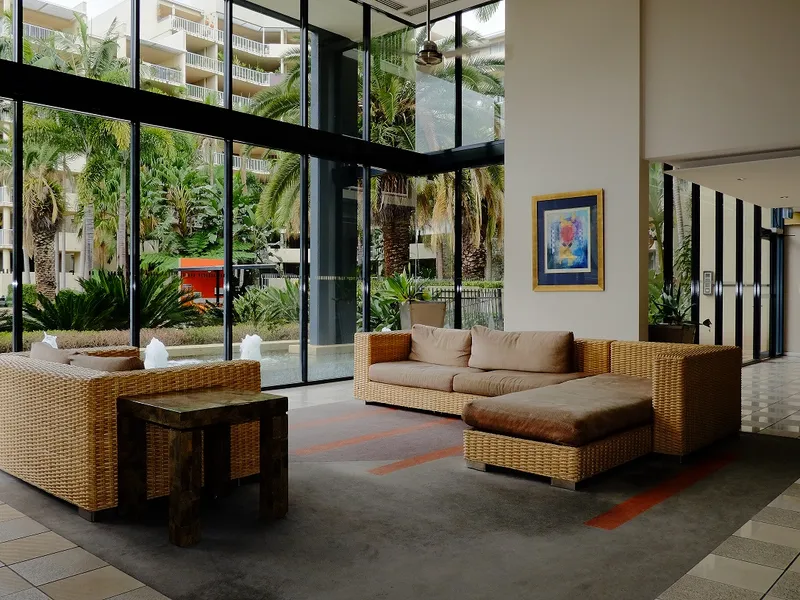 VALLEY HIGH RISE VIEWS - CATHEDRAL PLACE - ONE BEDROOM UNIT - FULLY FURNISHED