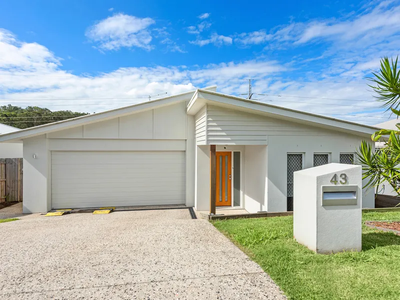 Split level 4 Bed, 3 bath home with awesome bushland views