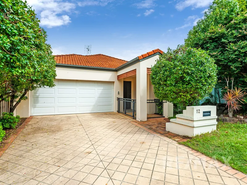 QUIET STREET, SINGLE LEVEL HOME.