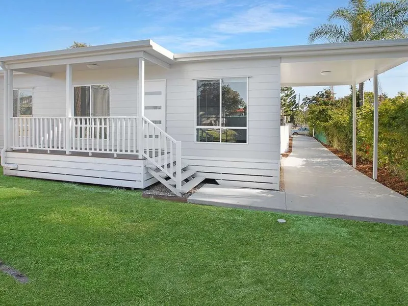 NEAR NEW TWO BEDROOM GRANNY FLAT!!