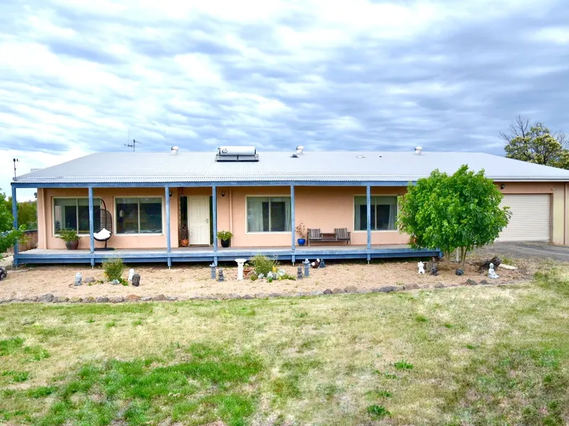 Fabulous lifestyle property or development property in picturesque Axedale