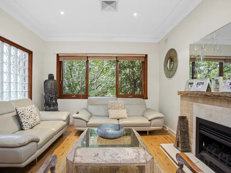 Spacious Home In The Leafy Suburbs Of The North Shore!