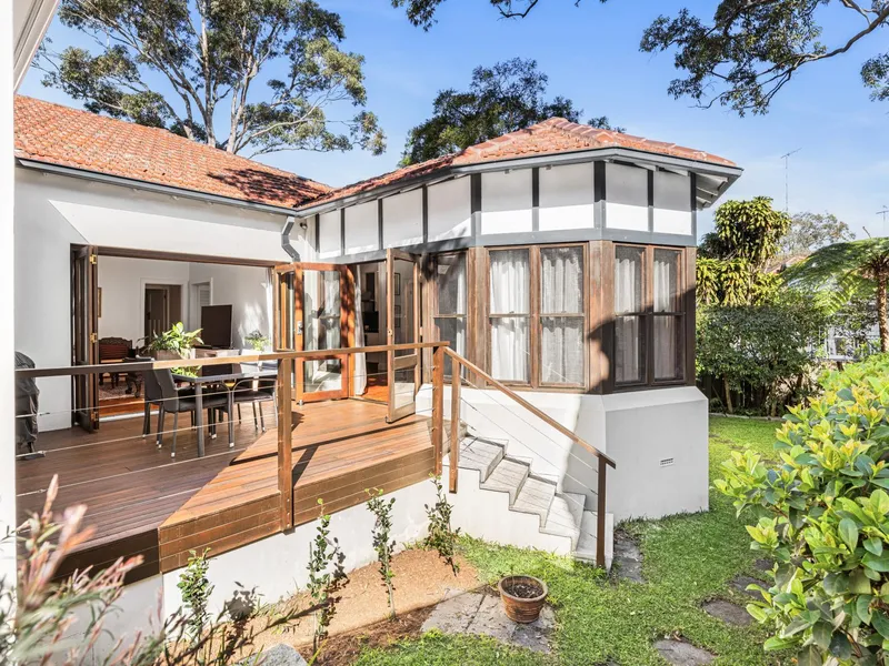 An Enchanting 1920s California Bungalow In A Family Friendly Cul-De-Sac On The Coogee Border