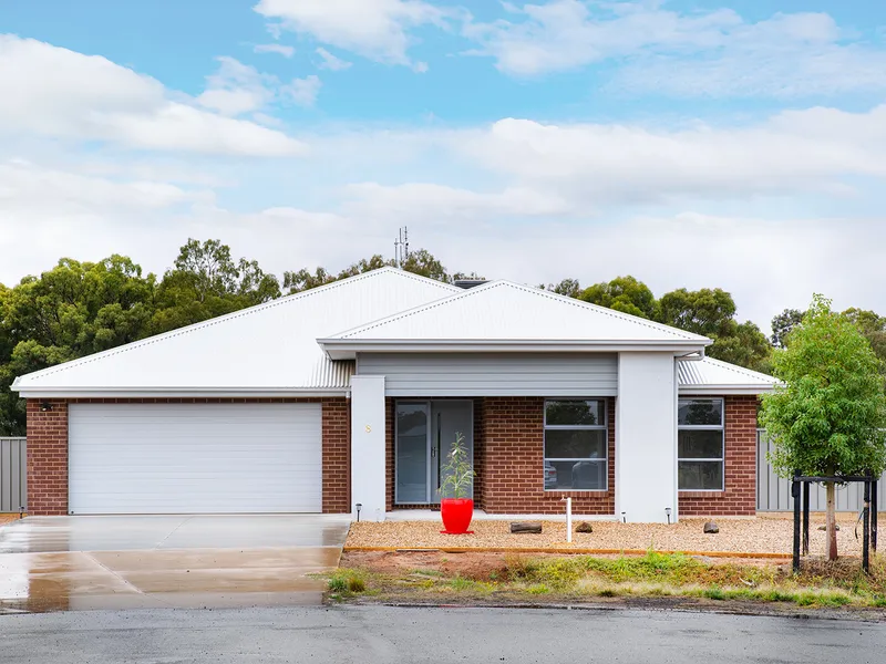 BRAND NEW IN HUNTLY, LARGE BLOCK IN FANTASTIC ESTATE