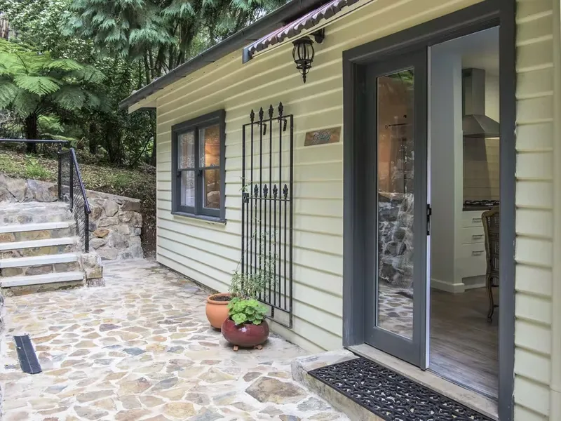 One Bedroom Studio In the Heart of Beautiful Kallista
