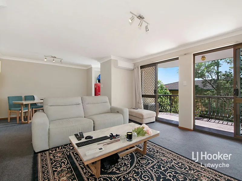 A QUALITY UNIT IN ONE OF GORDON PARKS BEST STREET