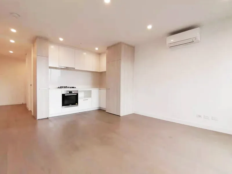 Modern 2-Bed 2-Bath 1 Car Space @Chloe Apartments